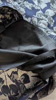 Dámské pouzdrové šaty Orsay - 9