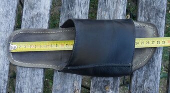 Kožené šľapky Kickers na nohu 43 - 9