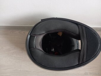 Integrální motocyklová helma - 9