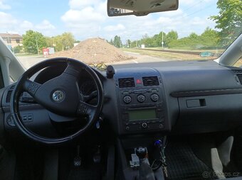 Volkswagen Touran - 9