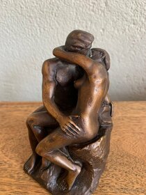 Bronzová socha realizované sochy „Le Baiser“, 15cm - 9