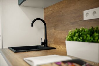 Moderní byt 2+kk po kompletní rekonstrukci v Neratovicích - 9