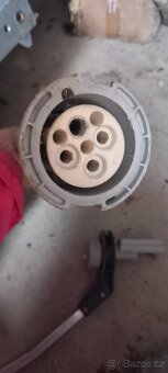 Starý elektro jistič a další elektro - 9