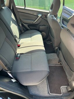 Toyota RAV 4 2.0i - 9