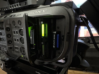 Fotoaparát Sony Cinema Line FX9 w28-135 F4(ILMEFX6V) a přísl - 9