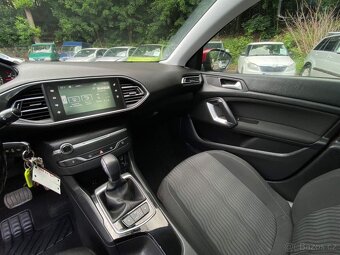 Peugeot 308 Combi 1.2 96kW automat panorama 2015 110tkm - 9