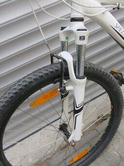 Horské kolo Specialized Hardrock 26 - vel. 15,5 - 9