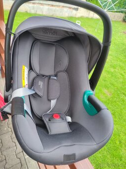 Britax Römer Baby-Safe 3 i-Size – TOP STAV - 9