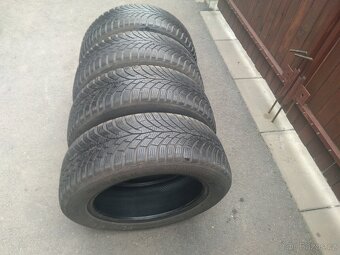 Prodám zimní gumy Continental 205/55 R16 DOT 3823 - 9