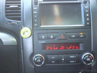KIA Sorento 2.2 CRDI automat, pouze 110.700km - 9