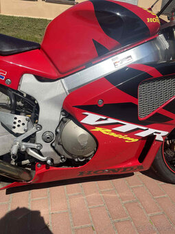 Honda vtr 1000 sp1 - 9