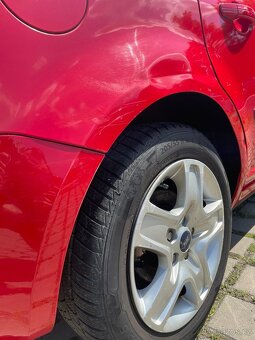Prodám červený Ford C-MAX kombi, 1.6, nebouraný - 9