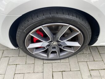 Škoda Octavia, 2.0TSI 162KW-RS - NAVI - 1xMAJ - 9