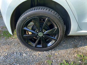 Volkswagen Up 1,0MPi,47kw,model 2021 - 9