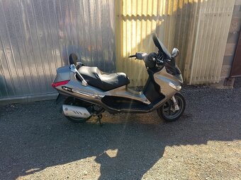 Piaggio xevo 125 dva kusy - 9