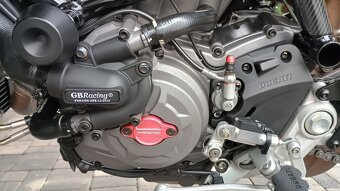 Ducati Hypermotard 950 RVE 2022 - 9