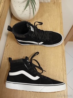 Vans zateplené tenisky vel. 40,5 kožené unisex - 9