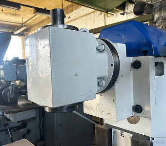 Frézka horizontální FGH 32 TOS Olomouc - 9