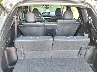 Mitsubishi Outlander - 9