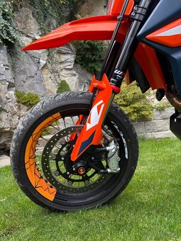 KTM SMC 690 R 2024 - 9