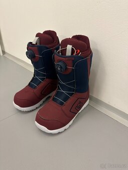 Kompletní snowboardová výbava BURTON prkno,vázání,boty a bag - 9