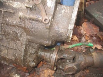 převodovka,diferenciál a hydraulické čerpadlo Multicar M 25 - 9