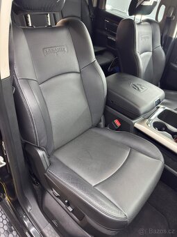 Prodám Dodge RAM 1500 LARAMIE 4x4 2018 Top stav - 9
