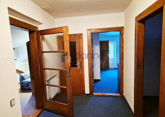 Pronájem bytu v RD 2+1 + mansarda, 90m2 + 2x terasa, ul. Maš - 9