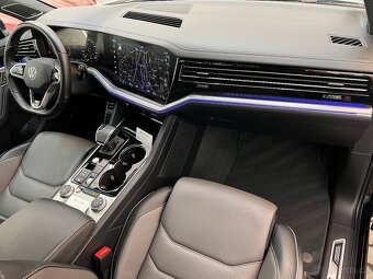 Volkswagen Touareg 3.0TDi,210kW,4x4,R-Line,Vzduch,LED,tažné - 9
