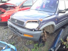 Toyota Rav4 2,0i 95kW 1998 4x4 - pouze díly - 9
