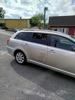 Toyota Avensis - 9