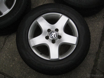 Alu disky s letním pneu originál VW R 17 - 9