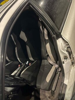 Subaru impreza GT - 9