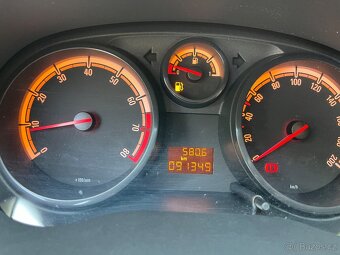 Corsa 1,2 benzin 59 Kw, r.2007, 5 dveří, 91 tis.km, klima - 9