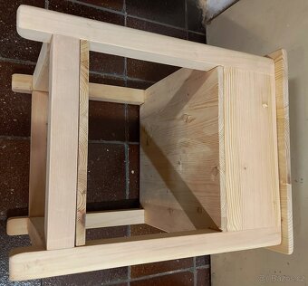 Stolička s úložným prostorem. - 9