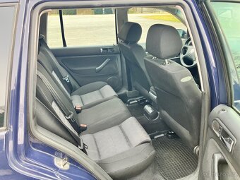 Volkswagen Golf Variant 1.9 TDI, 74 kW, rok 2006 - 9
