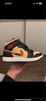 Jordan 1 Mid Tartan Swoosh - 9