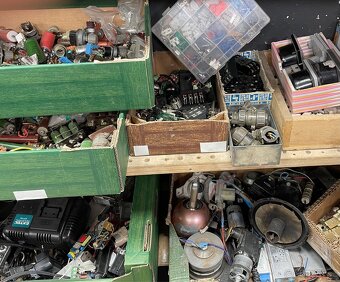 Garážový výprodej - 9