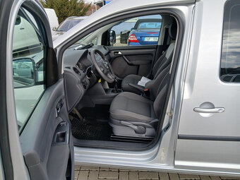 VW Caddy 1,6 TDI Obytná vestavba, solár, lůžko - 9
