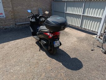 Kymco Downtown 125 černý 2 - 9