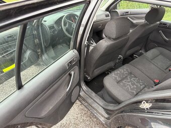 Prodám Volkswagen Golf IV. 1,4. 55 Kw benzín - 9