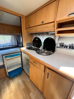 Karavan hobby de Luxe 2006+predstan 12v solary - 9