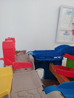 Dráha pro autíčka Fisher Price - 9