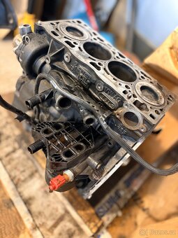 Motor VW T6 CXE Bi-Tdi 150kw poškozený ve válci - 9