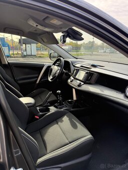 Toyota RAV4 - 9