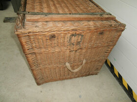 Proutěný kufr starý za 500 kč - 9