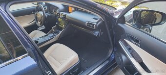 LEXUS IS300h LUXURY - 9