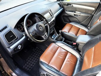 VOLKSWAGEN SHARAN 2.0TDI BIXENONY,PANORAMA,KAMERA,KŮŽE,TAŽNÉ - 9