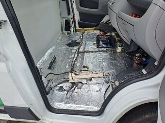 Obytná dodávka Peugeot 3.0 HDI 116KW, r.v.2011, naj. 109tkm - 9
