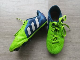 KOPAČKY A SANDÁLY - 9